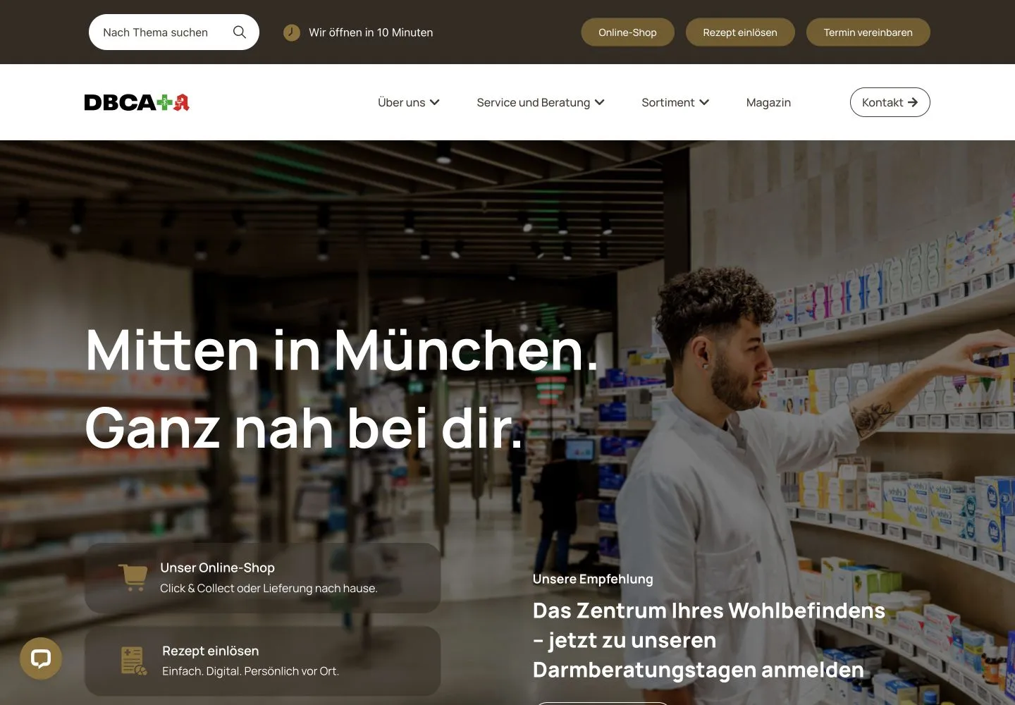 Reale Desktopansicht der digitalen Plattform der Dr. Beckers Central Apotheke mit Gesundheitsservices, Online-Shop, Rezeptweg und Terminbuchung